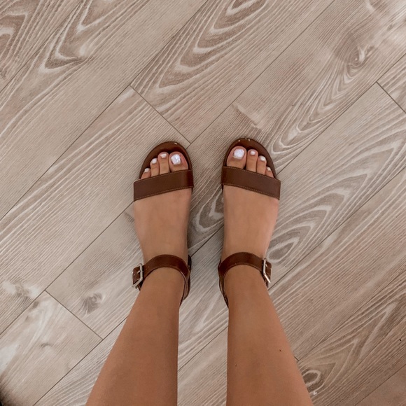 Brown sandals - Picture 3 of 3